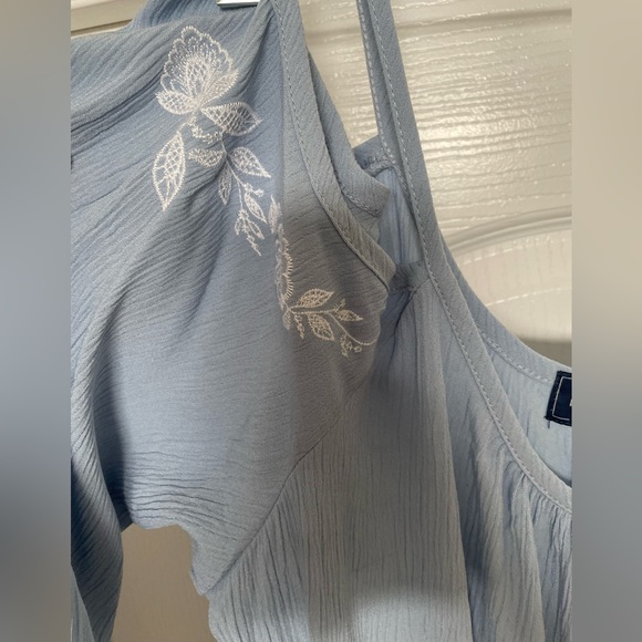 NWOT Whoa, Wait 3/4 sleeve cold shoulder gauze top size XXLarge- light blue - Picture 3 of 5